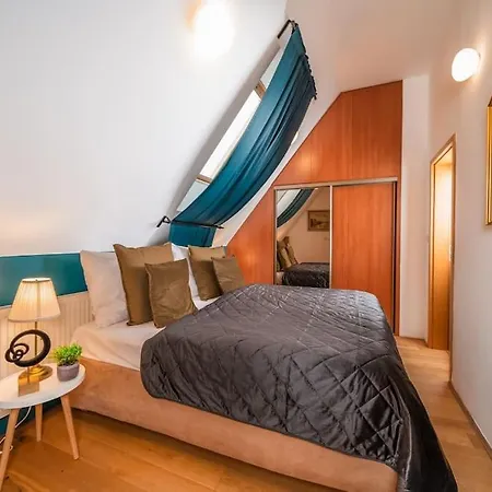 Tower Suite: 150m²duplex Praga